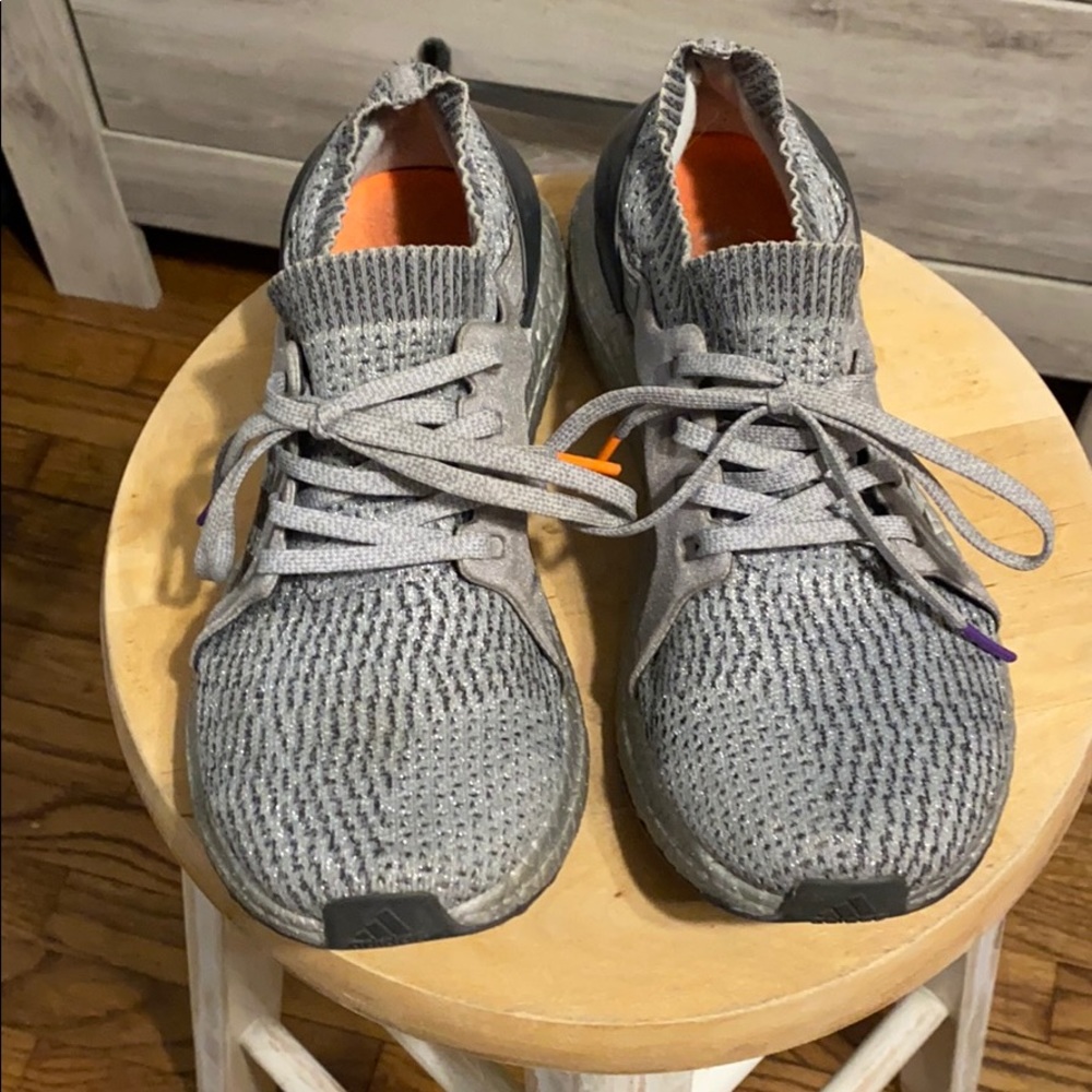 { adidas } Ultra BOOST 💫 RARE silver soles!! 💫